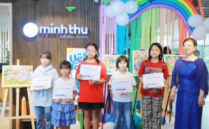 trien-lam-&-trao-giai