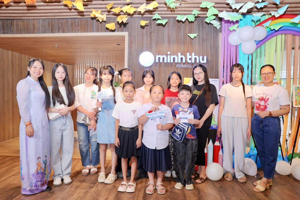 trien-lam-&-trao-giai