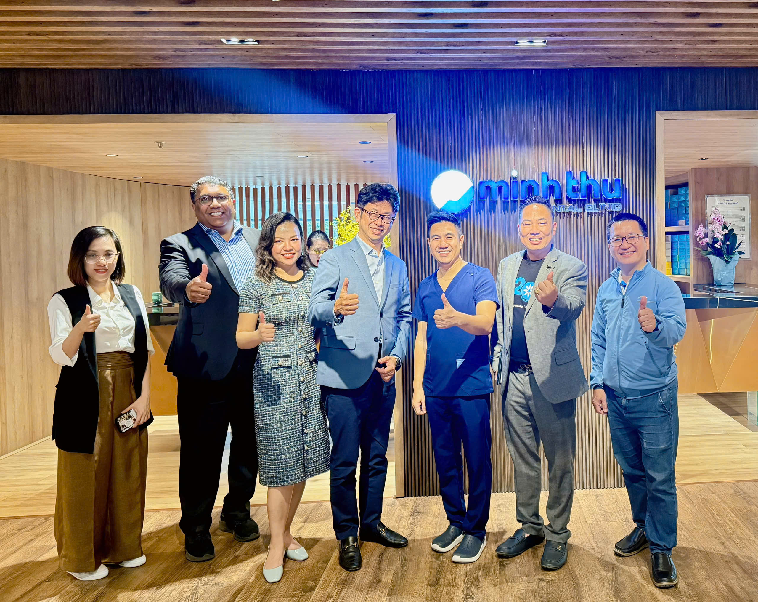 pho-chu-tich-giam-doc-dieu-hanh-dong-nam-a-takashi-matsumoto-tham-nha-khoa-minh-thu